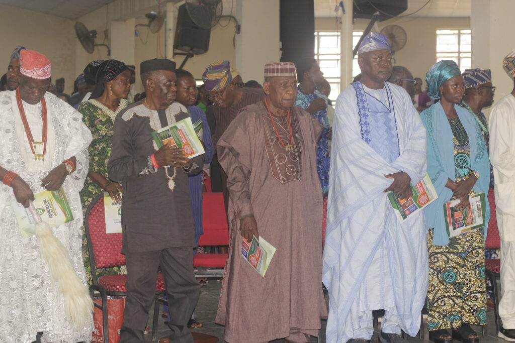 Cross section of Alaale of Ilale and Friends of Achievers